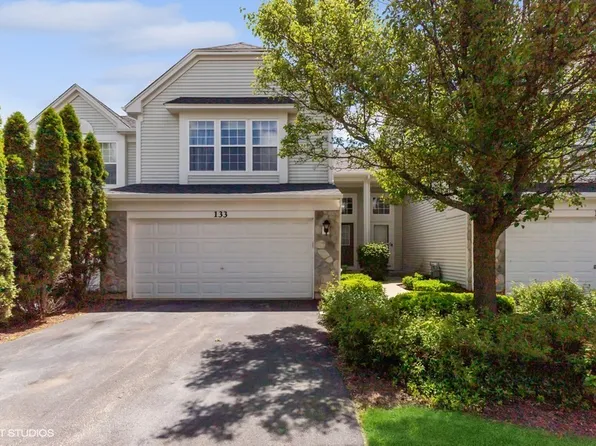 133 W Chatham Ln, Round Lake, IL 60073
