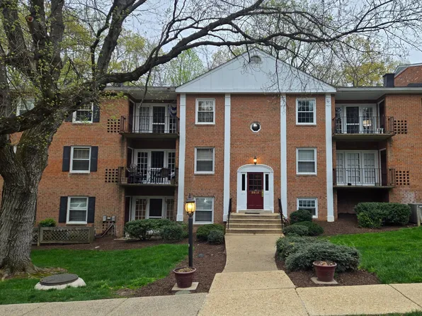 3915 Lyndhurst Dr APT 303, Fairfax, VA 22031