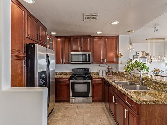 5th image of 5450 E Deer Valley Dr Unit 4016