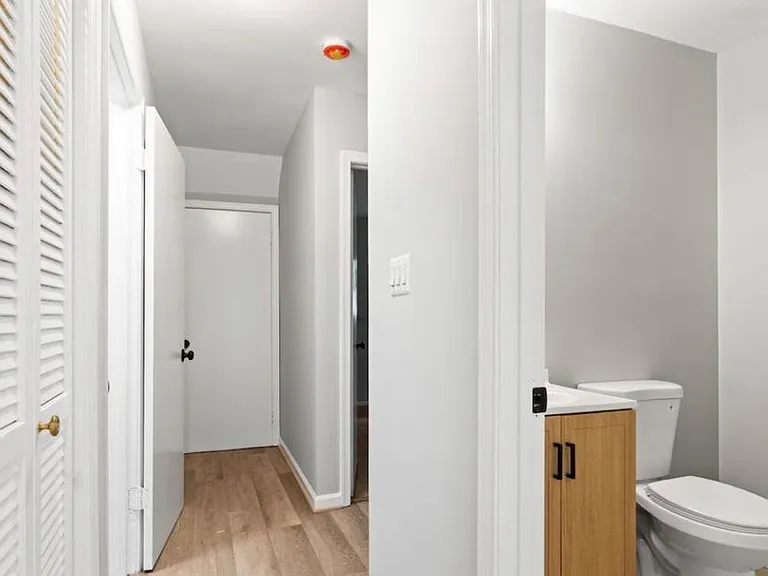 405 Amberfield Ln — Photo 11