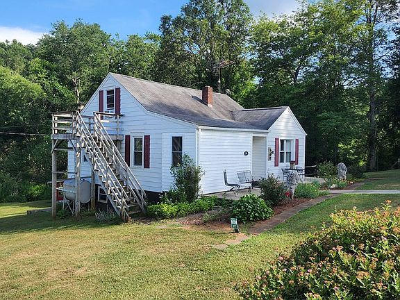 3rd image of 1184 Keno Rd