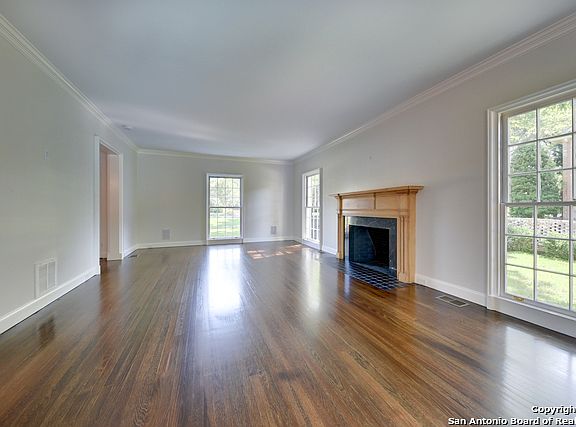 5th image of 206 Canterbury Hill St