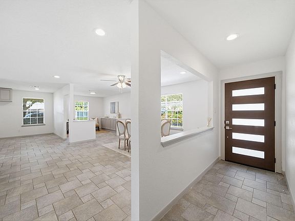 5th image of 10423 Alcott Dr