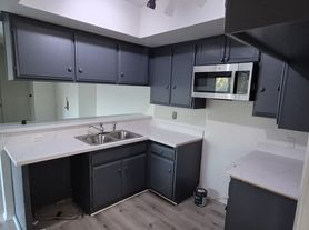 10943 Laurel Canyon Blvd