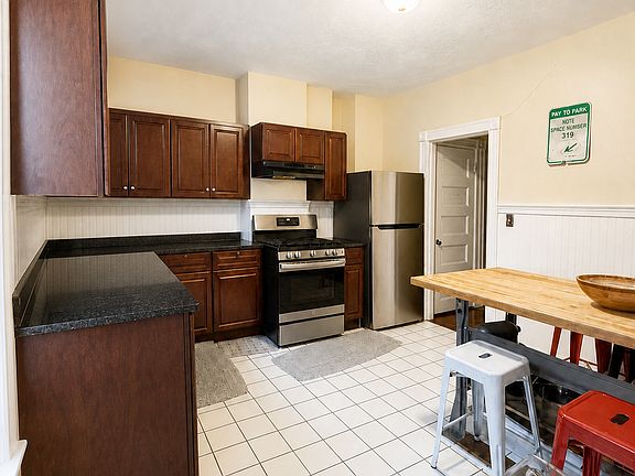 3rd image of 30 Mansfield St #1E
