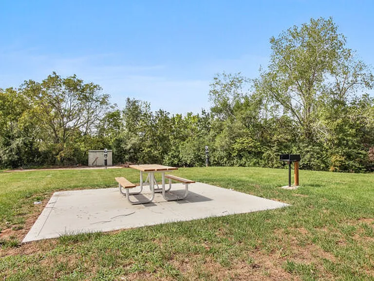 10561 Cypress Ave — Photo 8