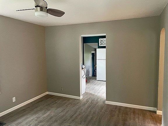 2nd image of 1835 Oakdale Ave
