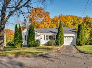 40 Mitchell Pl, Greenwich, CT 06831