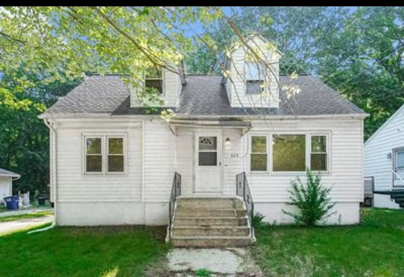 4 bed, 1728 sqft, $2,300 — Photo 1
