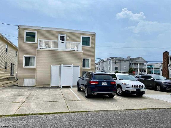 2nd image of 4964 Asbury Ave APT 1