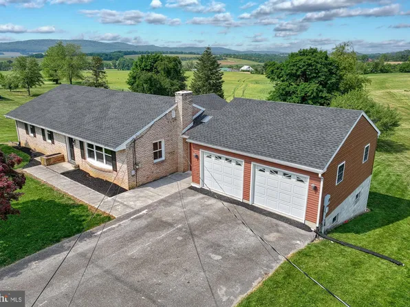 310 Deagen Rd, Hanover, PA 17331