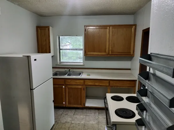 621 S Gray Ave, Joplin, MO 64801