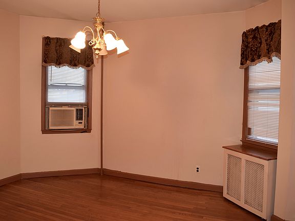 3rd image of 254 Bement Ave