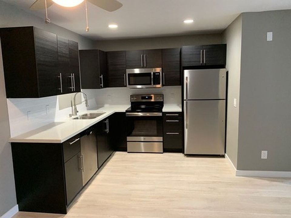 1st image of 4720-4732 Hawley Blvd #208