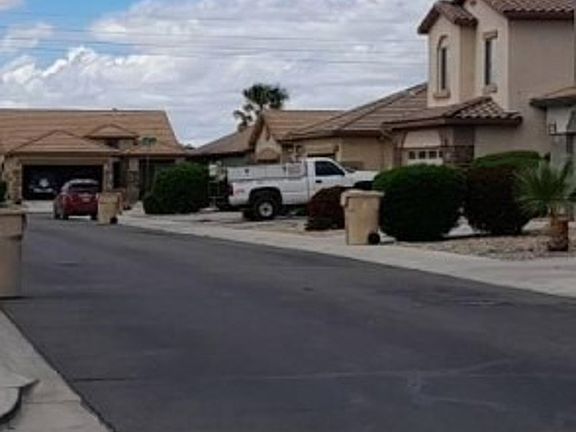 Exterior Neighborhood (street photo)