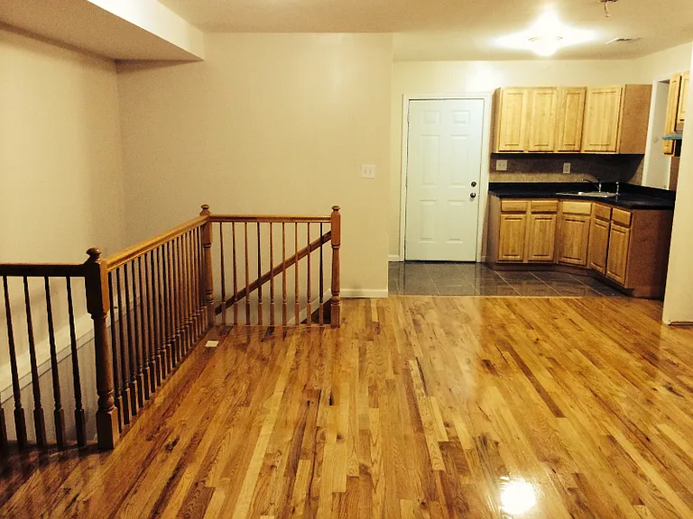 73 Columbia Ave — Photo 2