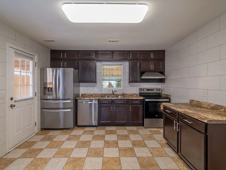 1053 Brianna Way — Photo 28