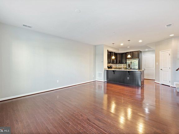 5th image of 7566 Brunson Cir