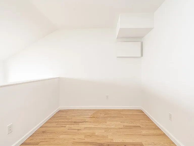 321 E 22nd St #6F — Photo 7
