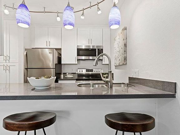 3rd image of 615 Vine St #31A