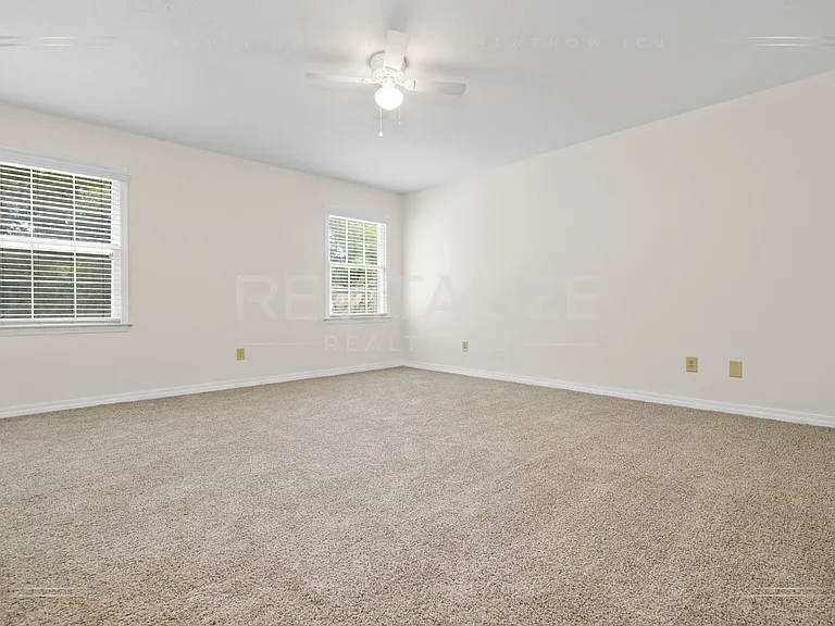 1211 Vendome Dr W — Photo 41