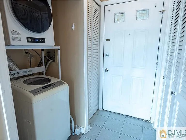 336 Cozzens Ct — Photo 9