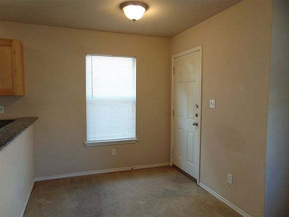 4th image of 1602A Claremont Cir