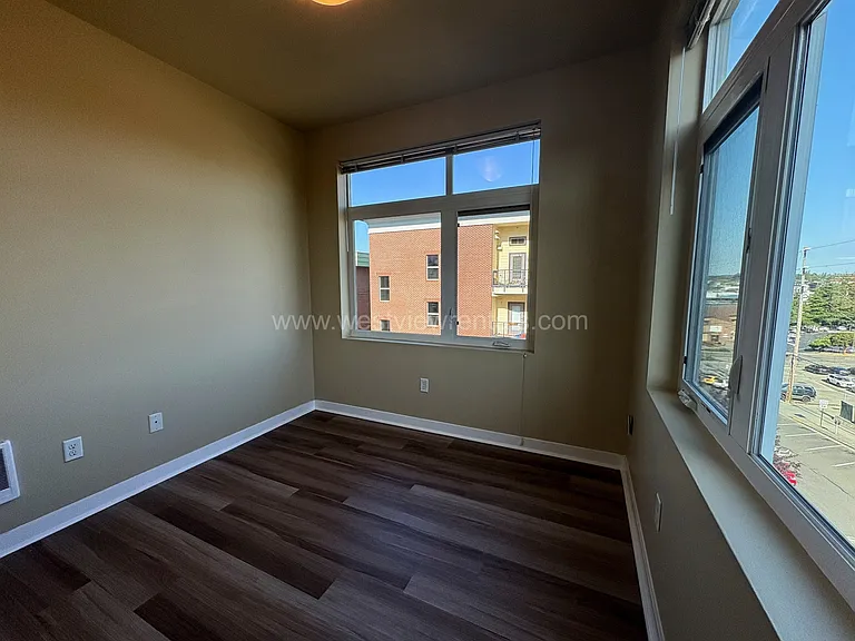 200 E Maple St — Photo 222