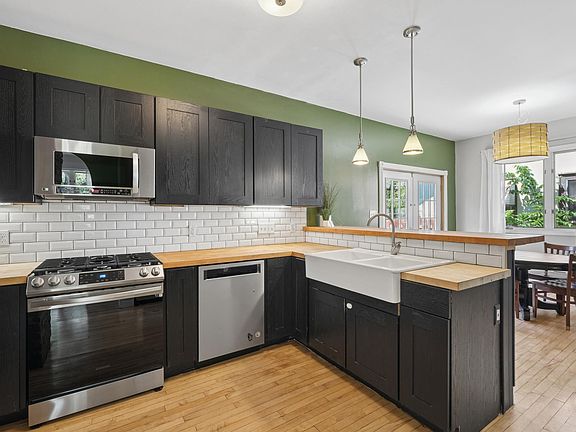 3rd image of 3208 40th Ave S