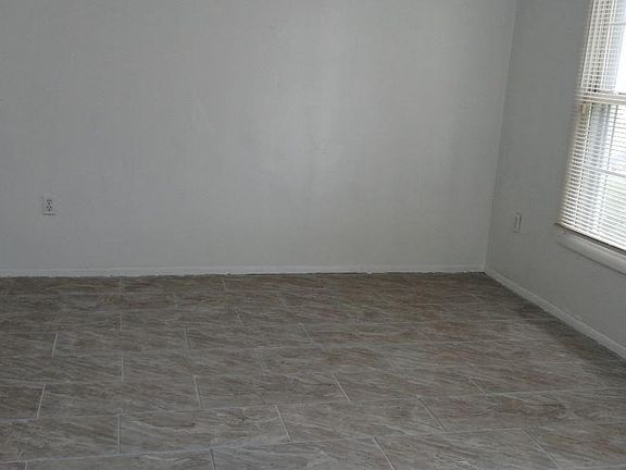 5th image of 16560 Sherwood Pl