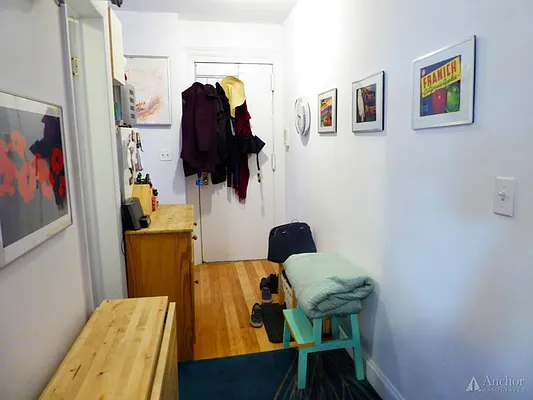 Rented by Anchor Associates | media 6