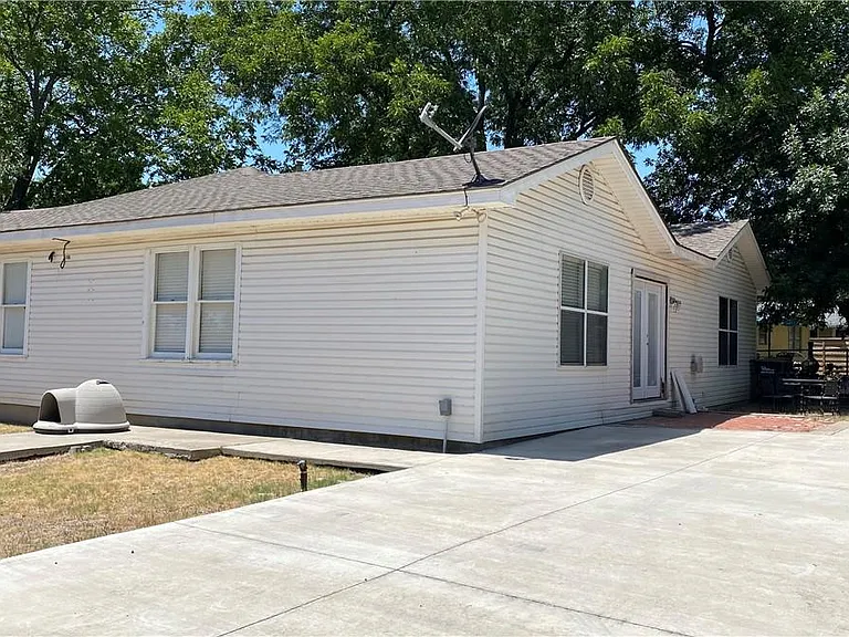 1509 Vine St — Photo 3