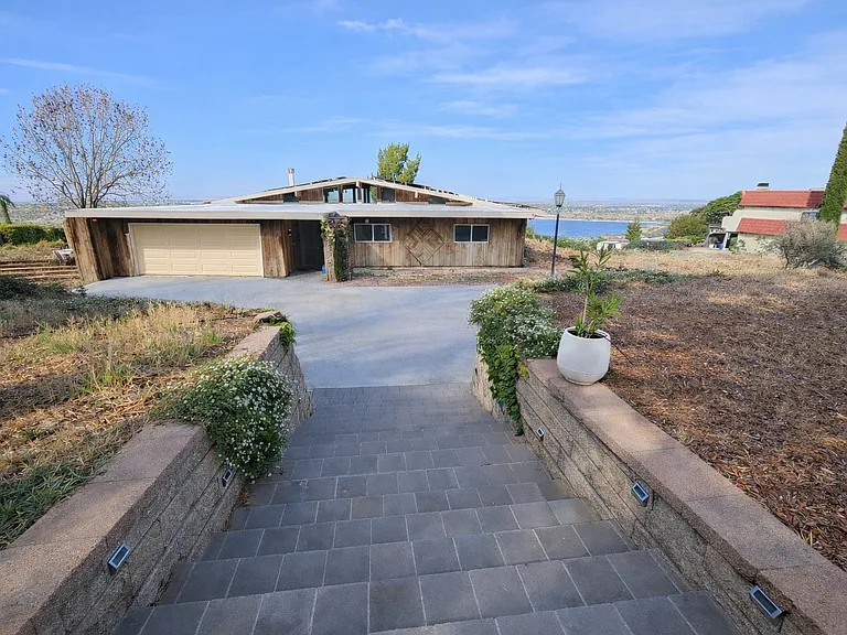 Lakeview Dr — Photo 5
