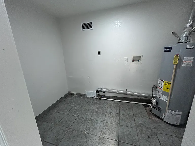 5213 Locust Ave — Photo 8