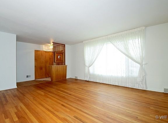 2nd image of 3355 Lee St