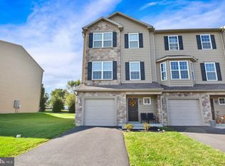 2021 Crown Mill Dr, Mohrsville, PA 19541
