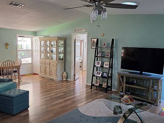 2nd image of 13 Morington Ln