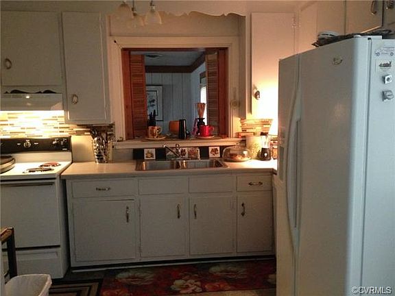 3rd image of 1702 N Battery Dr