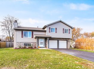 3870 Windjammer Ln, Hanover Park, IL 60133