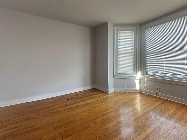5637 Lansdowne Ave — Photo 8