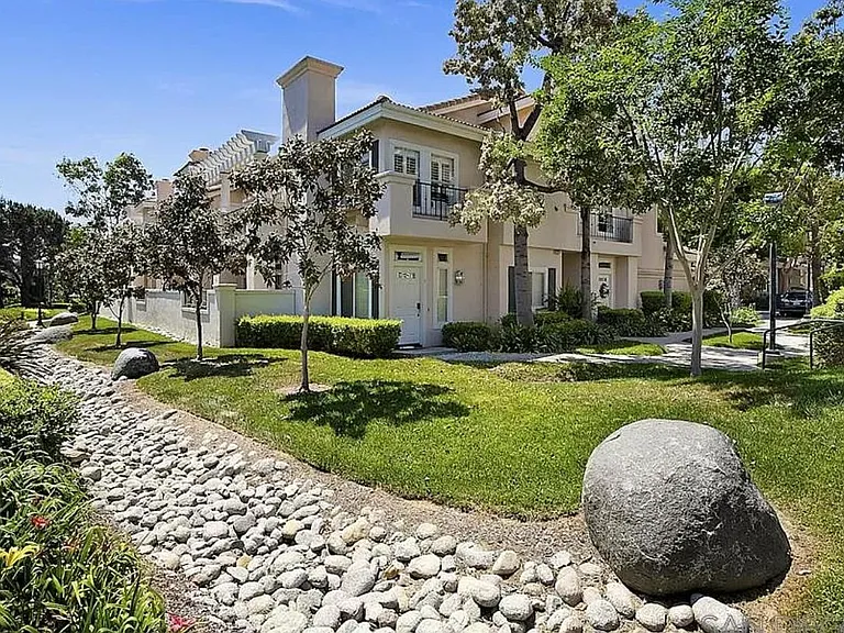 7225 Calabria Ct #91 — Photo 2