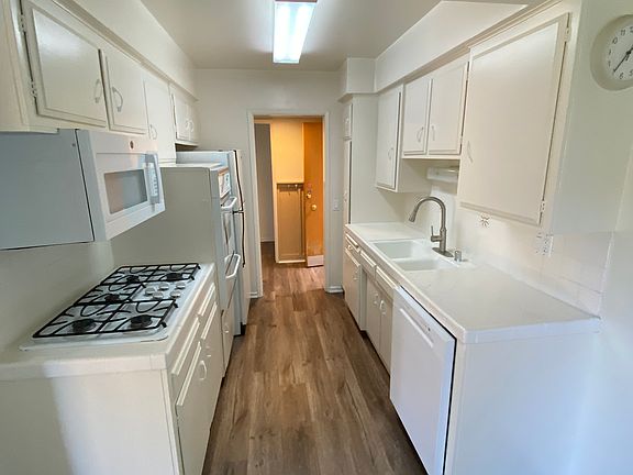 2nd image of 3520 Mentone Ave APT 5