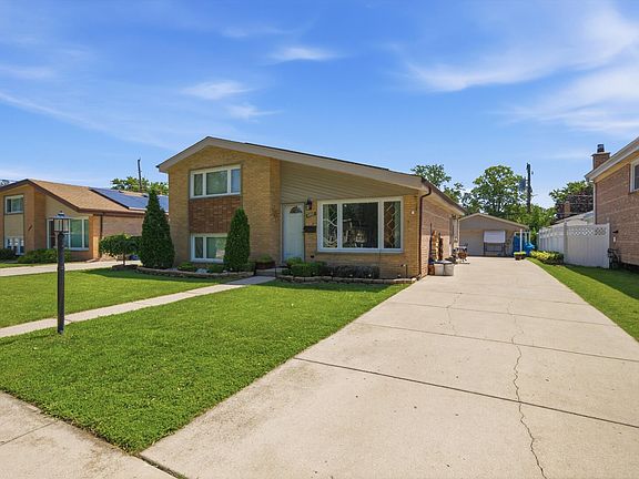 2nd image of 9937 Mulberry Ave