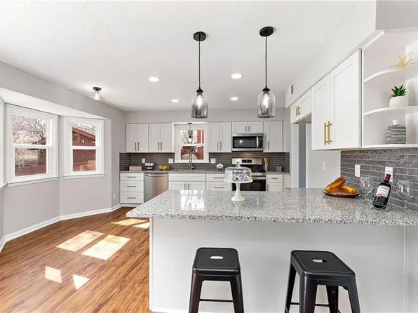 1527 NE 77th Ter, Gladstone, MO 64118