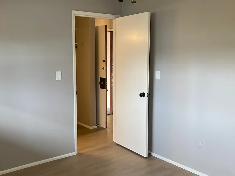 The Cameo Apartments — Photo 16