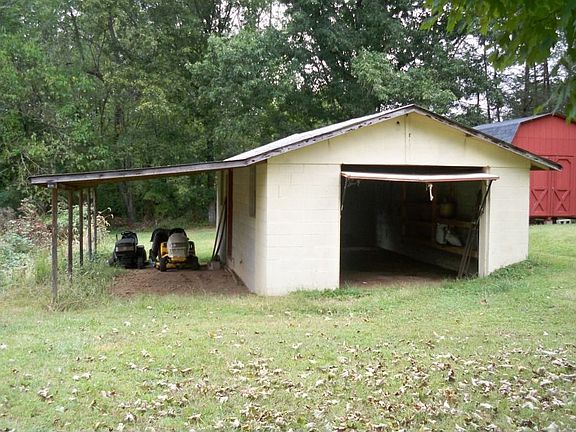 3rd image of 2778 Twin Meadow Dr