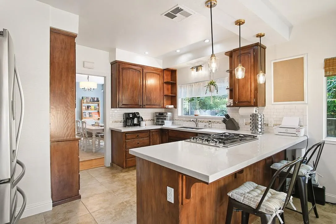 305 Poplar Ave — Photo 3