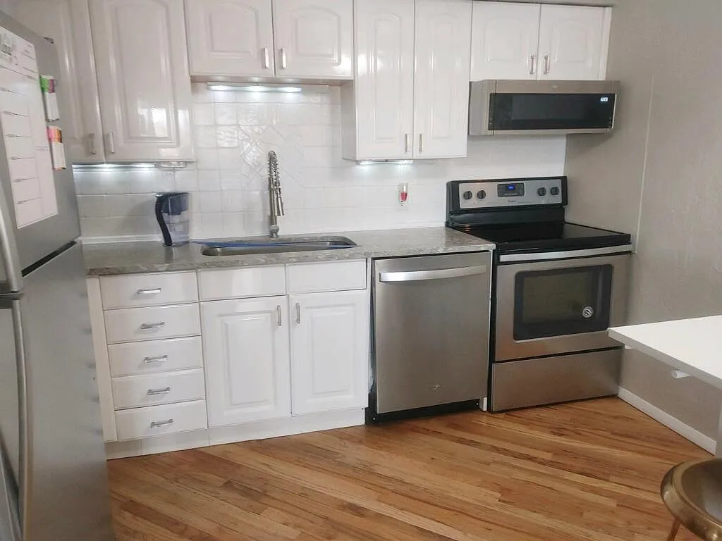 1306 S Parker Rd — Photo 4