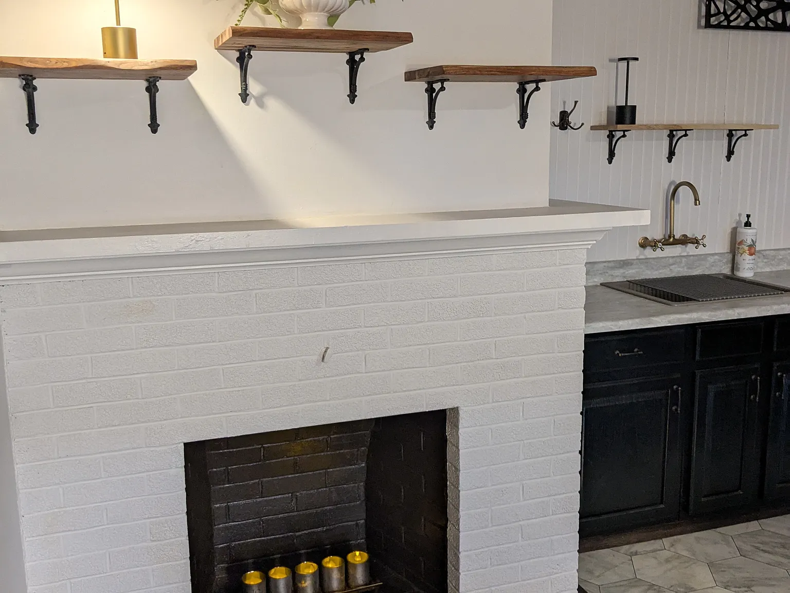 2274 S Market St — Photo 3