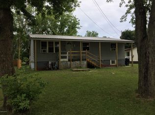 1604 Harrison St, Lake Odessa, MI 48849